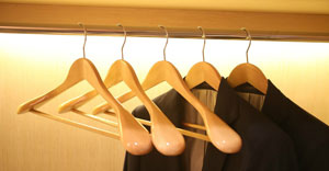wooden_coat_hangers